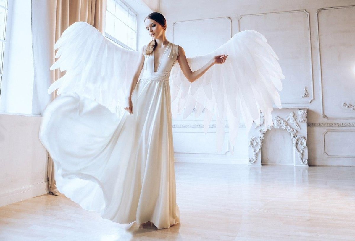 Платье с крыльями