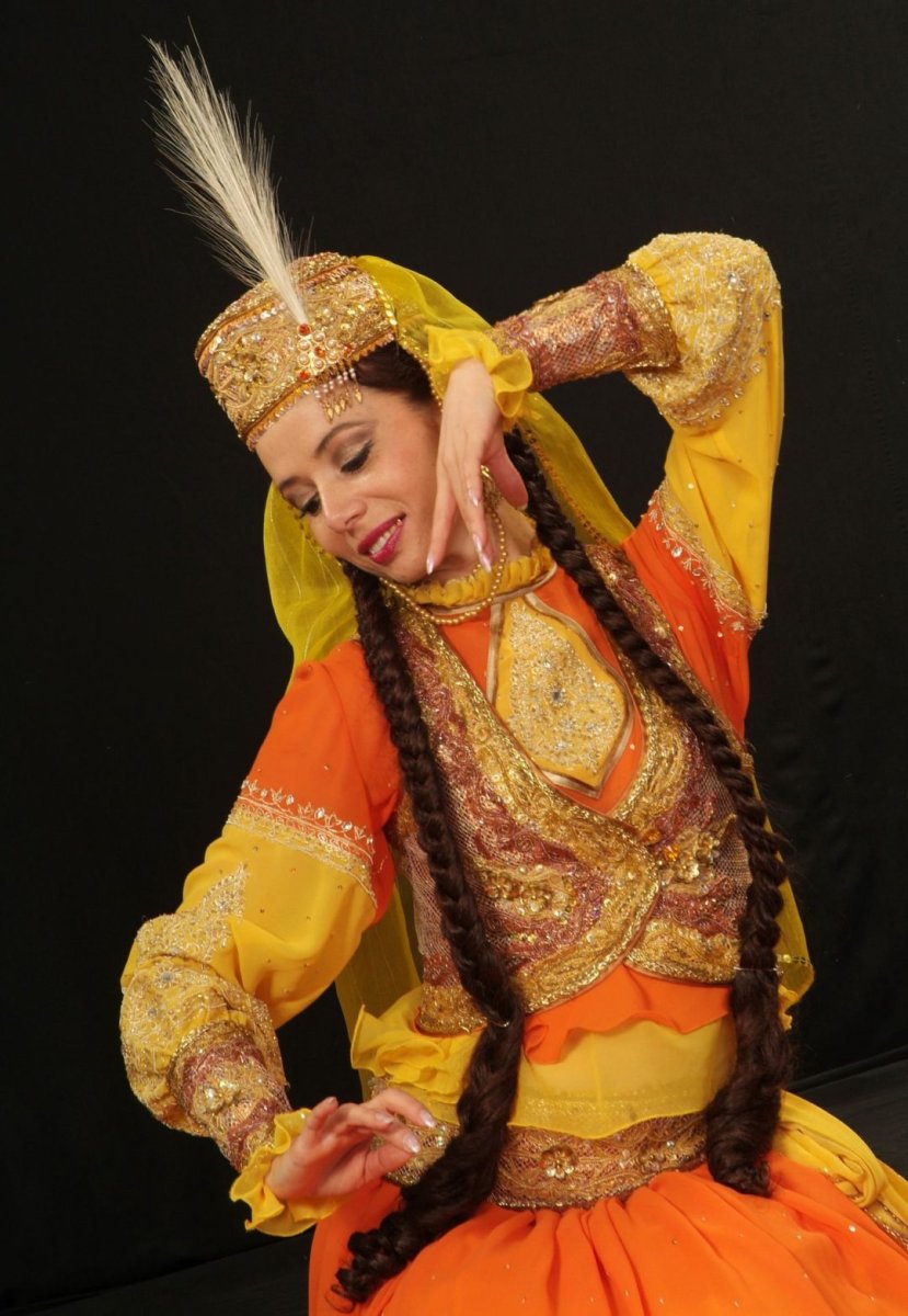 Женский персидский костюм